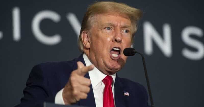 'I'm Not A Fan...I Don't Like Him': Ex-Prez Donald Trump SLAMS LeBron James During Wild Speech About Women's Basketball 41 606926 606926 origin 1 3