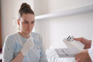 Experts: Catching coronavirus a second time heightens long Covid risk 46 633336 origin 1