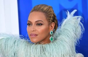 Beyonce tops US songs chart for first time in over a decade 4 635516 origin 1