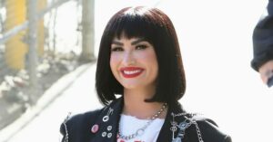 Inside Demi Lovato's 'Happy' & 'Healthy' Romance With New Mystery Man 20 635803 origin 1