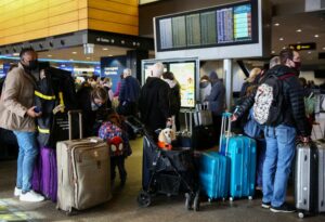 U.S. wants airlines to boost help for stranded, delayed passengers 66 637583 origin 1