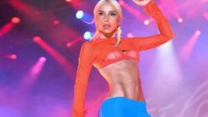 Turkish court jails pop star for religious comment 30 638688 origin 1