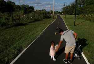 Migrants bused to U.S. capital from Texas struggle to secure housing, medical care 26 638698 origin 1