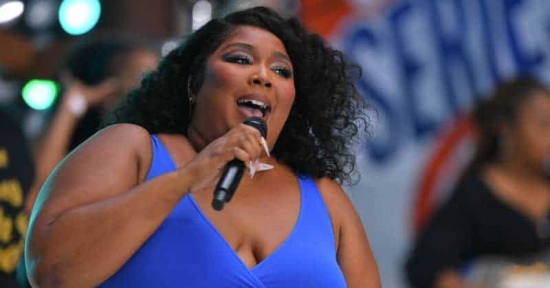 ‘I’m Winning H—‘: Lizzo Rips Aries Spears During VMA Speech After Comedian Fat Shamed Singer 63 639170 639170 origin 1 2
