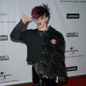 Yungblud felt 'voiceless' as a teenager 4 641107 origin 1