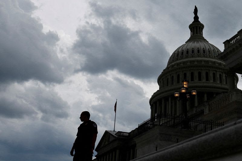 U.S. Senate Democrats could link same-sex marriage, gov't funding bills -source 58 641126 origin 1