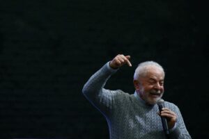 Lula's lead over Bolsonaro edges higher ahead of Brazil election - Datafolha poll 4 643050 origin 1