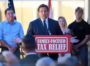 Editorial: As Florida’s DeSantis roars ‘Onward, Christian soldiers!’ Democrats must get real about religion 27 644624 origin 1
