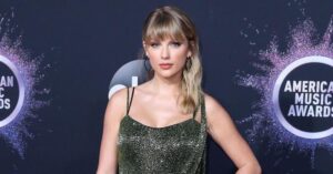 Taylor Swift Planning 'Ambitious' 2023 World Tour After Snubbing NFL's Super Bowl Half Time Show Offer 10 645860 origin 1