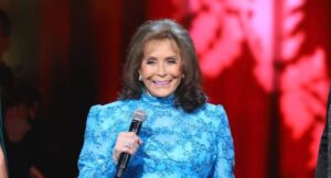 Country Star Loretta Lynn Dead At 90 After Planning Her Own Funeral 36 646193 origin 1