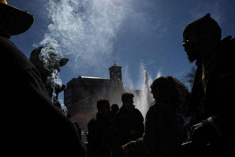 Legal Cannabis Poses A Quandary For Us Companies Screening Staff For Drugs 2 646632 646632 origin 1 1