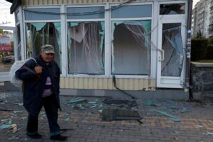 Analysis-U.S. Republicans aim at Ukraine aid but unlikely to block it 32 649343 origin 1