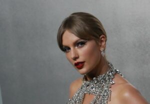 Taylor Swift's 10th album 'Midnights' crashes Spotify 38 649517 origin 1