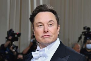 Musk seeks to soothe critics with Twitter content panel 34 650795 origin 1