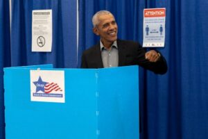 Obama says democracy at stake in US midterms 26 650815 origin 1