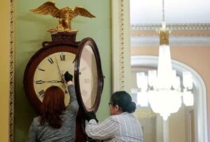 U.S. Congress split on making daylight-saving time permanent 52 651797 origin 1