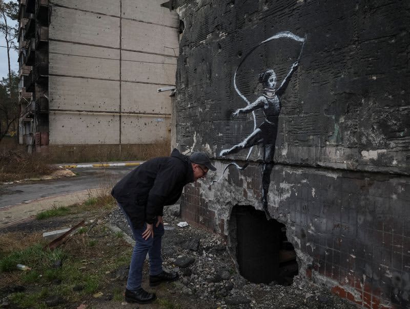 Banksy Showcases New Mural In War-Scarred Ukrainian Town 3 654039 654039 origin 1 2