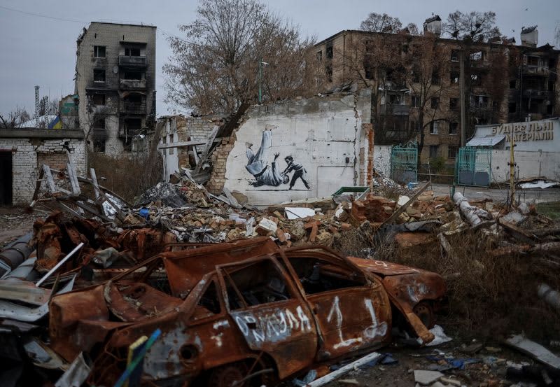 Banksy Showcases New Mural In War-Scarred Ukrainian Town 7 654039 654039 origin 1 6