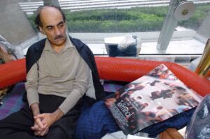 Iranian exile who got stuck for years in French airport dies 70 654071 origin 1