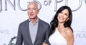 Jeff Bezos' Girlfriend Lauren Sánchez Plans To Go To Space In 2023 Alongside 'A Great Group Of Females' 26 654656 origin 1