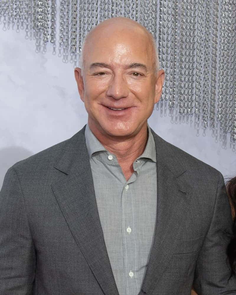 Jeff Bezos Steps Up 'Flashy' Giving While Ex-Wife Quietly Donates Billions 1 654856 origin 1