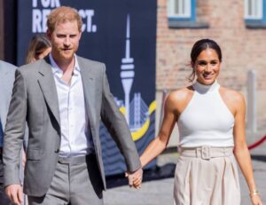 Netflix drops trailer for documentary on Harry and Meghan 26 657826 origin 1
