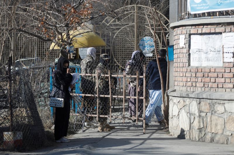 Female Students Turned Away From Afghan Universities After Taliban Ban 2 660547 660547 origin 1 1