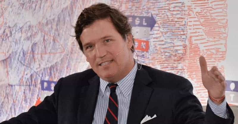 Caitlyn Jenner Sucking Up To Sean Hannity &Amp; Tucker Carlson To Fulfill Her Political Ambitions: Sources 3 661539 661539 origin 1 2