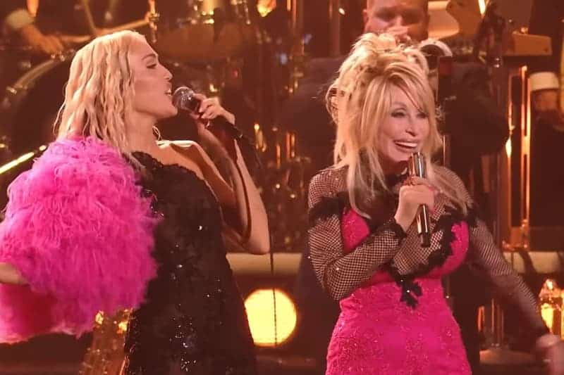 Dolly Parton And Miley Cyrus Owned New Year'S Eve — Watch Their &Quot;Wrecking Ball&Quot; / &Quot;I Will Always Love You&Quot; Mashup 1 662651 origin 1
