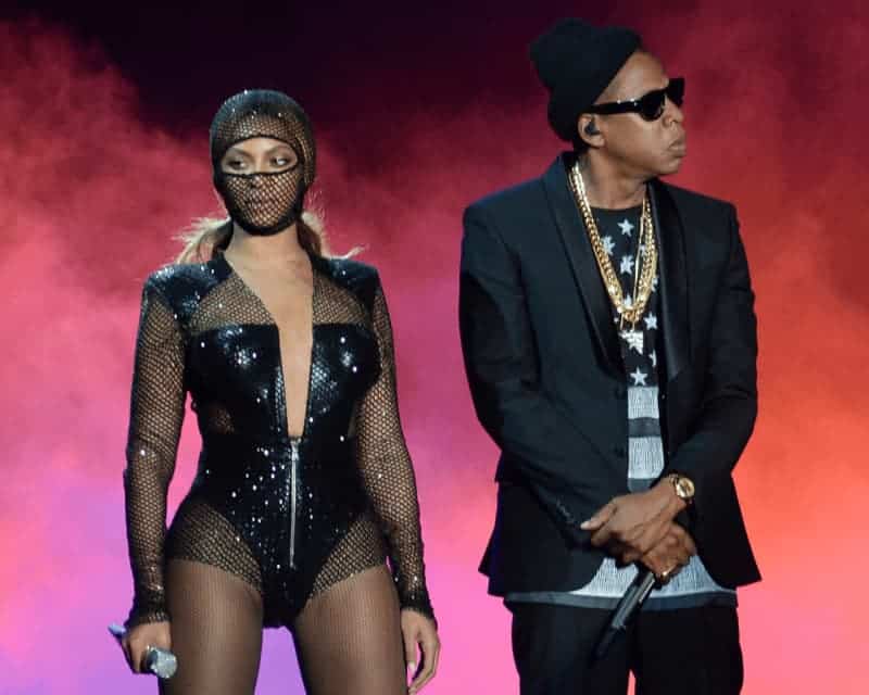 Beyoncé Ducks From Cameras As She Returns Home Following Backlash Over Controversial Dubai Concert 3 666064 666064 origin 1 2