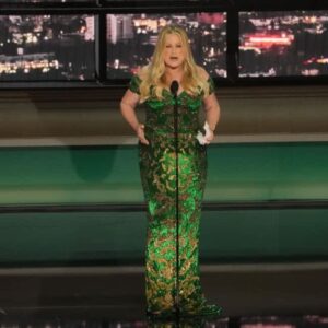 Jennifer Coolidge went to the wedding of Billie Eilish's parents 8 666220 origin 1