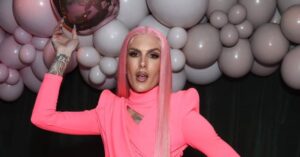 Jeffree Star's Fans SCRAMBLE To Uncover Identity Of Mystery 'NFL Boo' As Makeup Artist Drops Latest Clue With New Lover 34 666795 origin 1