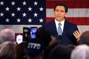 During NYC visit, Gov. DeSantis complains about ‘woke’ politicians, avoids thorny issues like abortion, book bans and LGBTQ rights 34 669843 origin 1