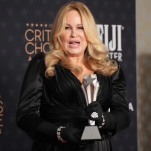Jennifer Coolidge: I was so nervous to put make up on a dead body!` 28 670007 origin 1