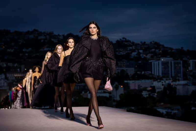 Versace Enlisted A-List Supermodels for Its Los Angeles Show 45 671813 origin 1