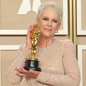 Jamie Lee Curtis weeps her Oscar trophy is non-binary: ‘I won a they/them!’ 24 672470 origin 1