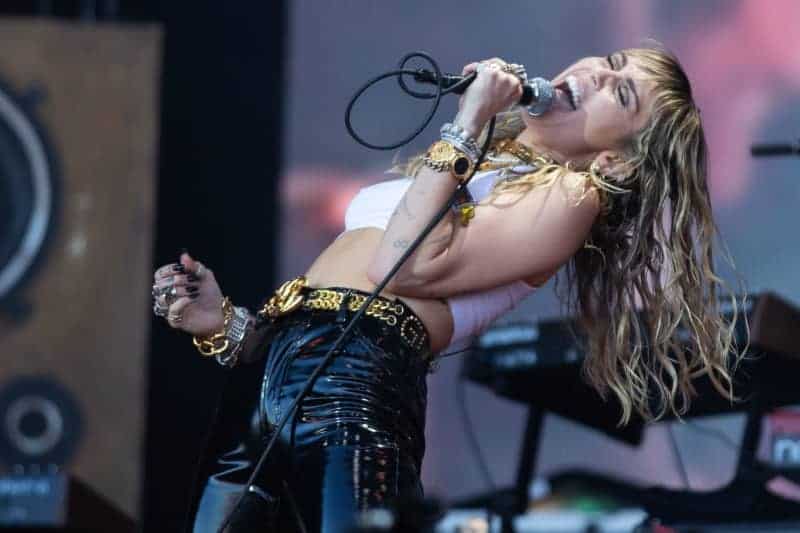 'Endless Summer Vacation' Review: How Miley Cyrus Got Her Groove Back 1 672631 origin 1