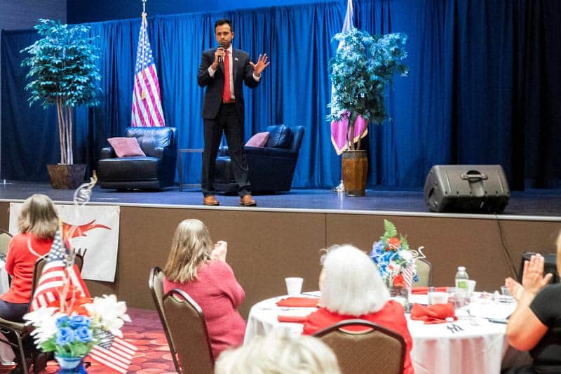 Republican hopefuls woo evangelicals in Iowa, vow to restrict abortion 23 676172 676172 origin 1 5