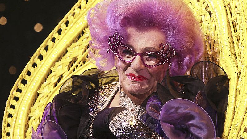 Goodbye Possum! Dame Edna Everage creator Barry Humphries dies at 89 3 676206 origin 1