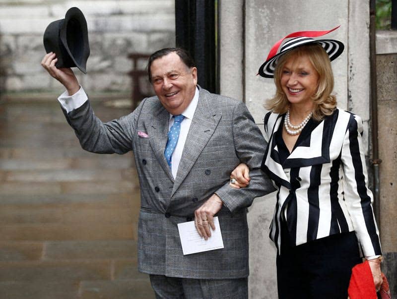 Barry Humphries, creator of Dame Edna, dies at 89 32 676226 origin 1