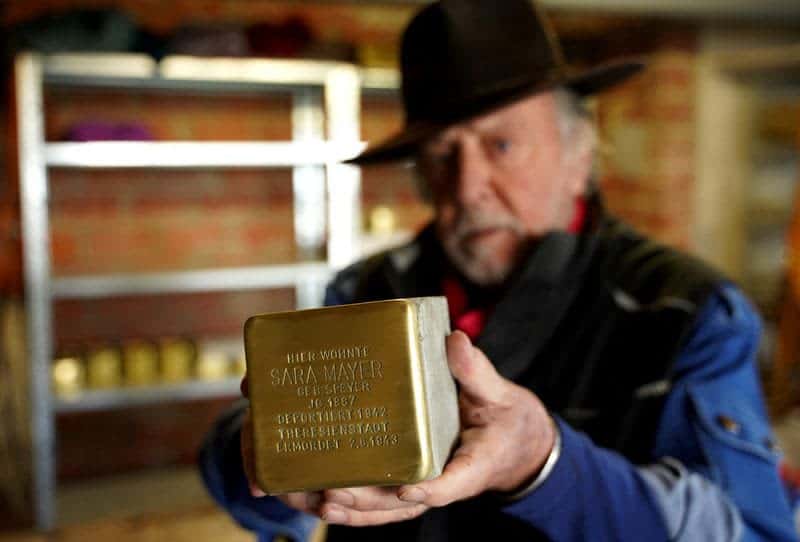 German artist nearing 100,000 cobblestones to mark victims of Nazis 86 677438 677438 origin 1 1