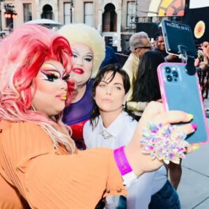 Charlize Theron warns she will ‘f*** up’ anyone who criticises drag queens 20 678146 origin 1