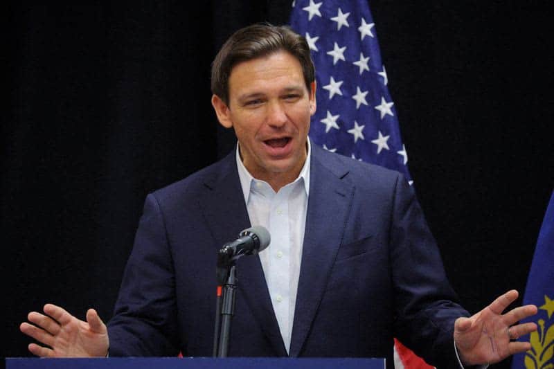 Is Trump kissing Fauci? With apparently fake photos, DeSantis raises AI ante 7 681186 681186 origin 1 2