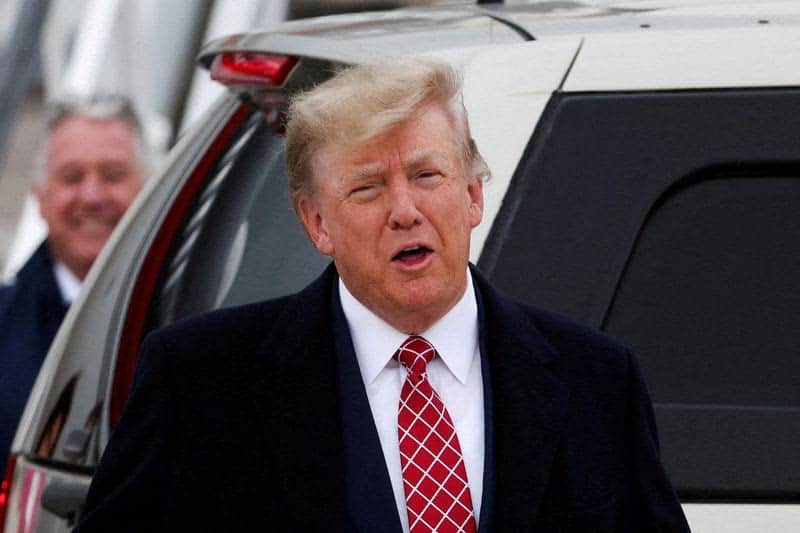 Is Trump kissing Fauci? With apparently fake photos, DeSantis raises AI ante 5 681186 origin 1