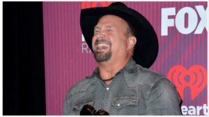 Garth Brooks vows to serve Bud Light at his new Nashville bar 12 681222 origin 1