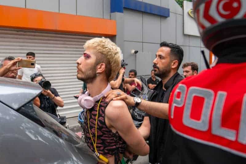 Turkish police seal off Istanbul city centre to block pride parade 11 682716 origin 1