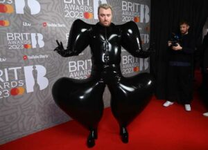 Sam Smith Trends On Twitter Following Viral Fake Stage Dive Clip 4 683608 origin 1