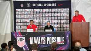 Soccer-While women's soccer boasts fierce LGBT advocates, FIFA reviews transgender rules 28 686210 origin 1